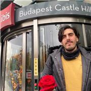 Responsabile reparto sviluppo Web in grande azienda Nazionale, laureando in ingegneria Informatica